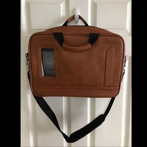 Life pack hustle solar messenger bag brown leather